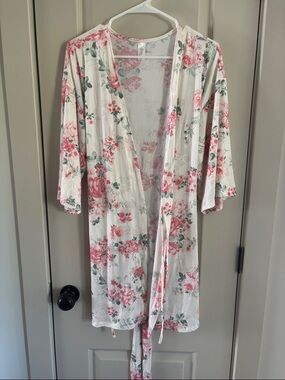 Flora Nikrooz Soft Lightweight Pink Floral Wrap Robe (M)